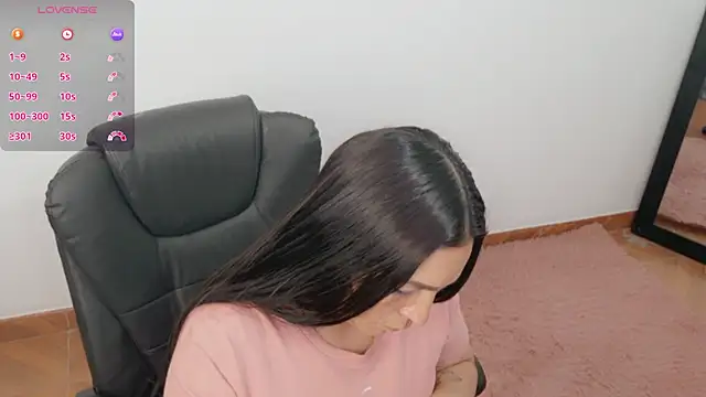 luna lgomez  online show from 07-24-26, 10:22