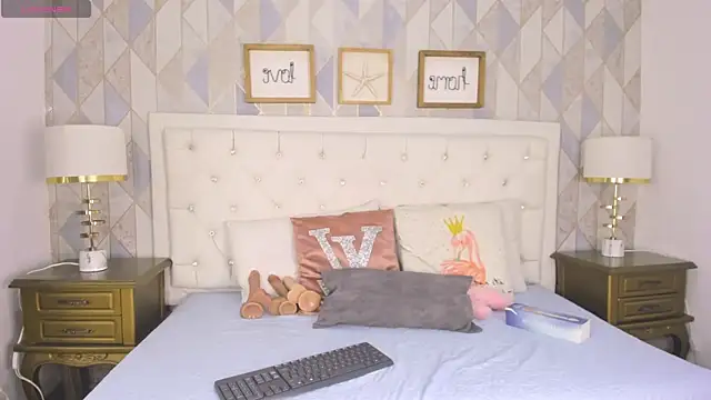 Snapshot of SamantaMarquez chatting on 10-16-25, 07:44 SamantaMarquez online show from 10-16-25, 07:44