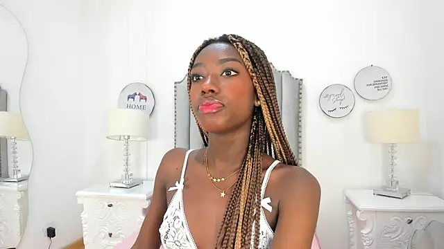 Snapshot of SamantaMarquez chatting on 10-08-25, 07:47 SamantaMarquez online show from 10-08-25, 07:47