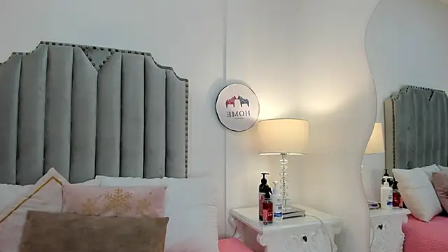 Snapshot of SamantaMarquez chatting on 12-20-25, 08:01 SamantaMarquez online show from 12-20-25, 08:01