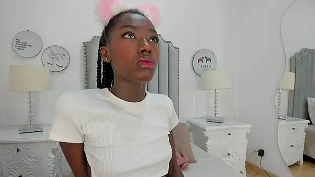 Snapshot of SamantaMarquez chatting on 10-22-25, 07:46 SamantaMarquez online show from 10-22-25, 07:46