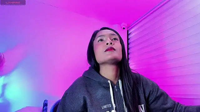 Snapshot of Fernanda_liie_ chatting on 04-18-26, 12:18 Fernanda liie online show from 04-18-26, 12:18
