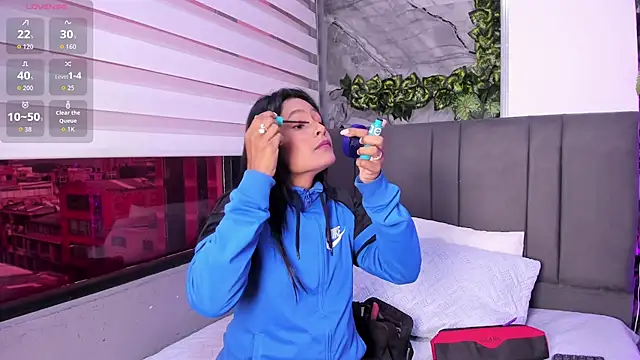 Fernanda liie  online show from 11-24-25, 11:43