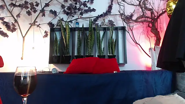 Snapshot of Sara_Valkyri chatting on 10-20-25, 07:25 Sara Valkyri online show from 10-20-25, 07:25