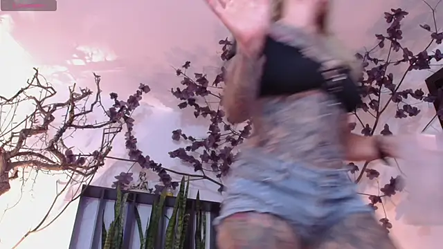 Snapshot of Sara_Valkyri chatting on 09-24-25, 09:21 Sara Valkyri online show from 09-24-25, 09:21