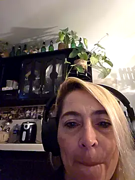 Snapshot of Sara_Valkyri chatting on 09-13-25, 11:38 Sara Valkyri online show from 09-13-25, 11:38