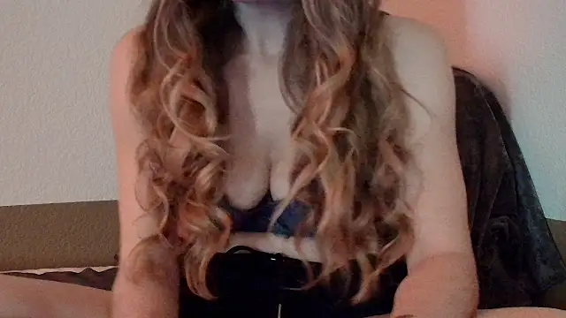 Snapshot of iamamandarose chatting on 10-31-25, 06:26 iamamandarose online show from 10-31-25, 06:26