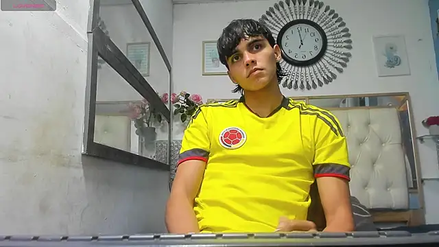 Snapshot of heiker_ chatting on 03-09-25, 02:39 heiker online show from 03-09-25, 02:39