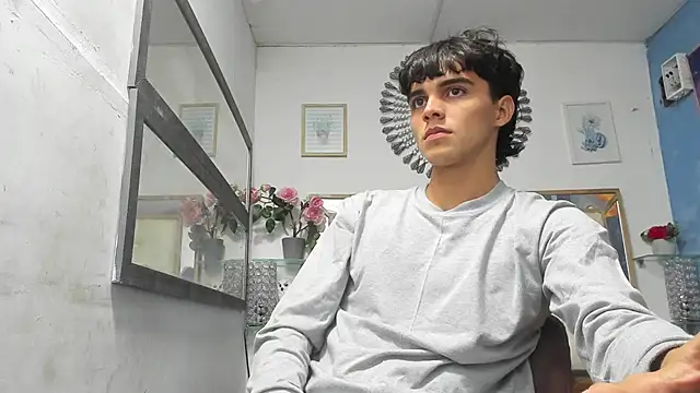Snapshot of heiker_ chatting on 03-15-25, 02:46 heiker online show from 03-15-25, 02:46