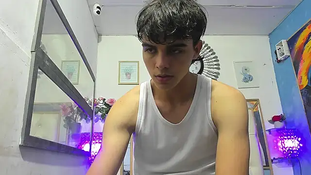 Snapshot of heiker_ chatting on 03-18-25, 02:08 heiker online show from 03-18-25, 02:08