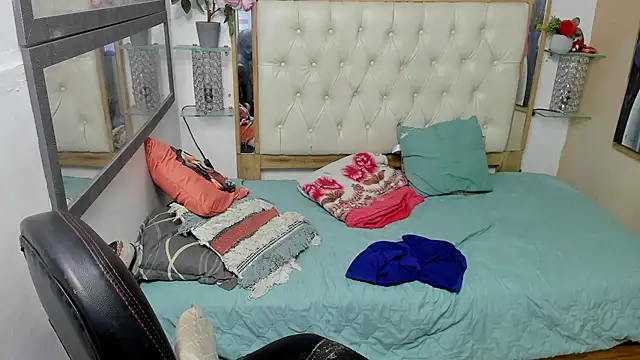 Snapshot of heiker_ chatting on 10-07-25, 02:56 heiker online show from 10-07-25, 02:56