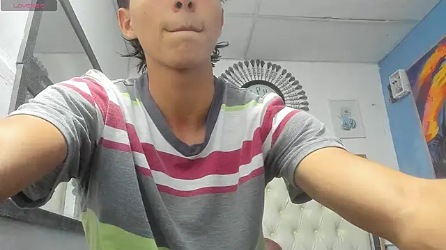 Snapshot of heiker_ chatting on 03-07-25, 02:15 heiker online show from 03-07-25, 02:15