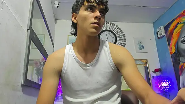 Snapshot of heiker_ chatting on 03-19-25, 02:16 heiker online show from 03-19-25, 02:16