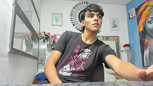 Snapshot of heiker_ chatting on 03-14-25, 02:20 heiker online show from 03-14-25, 02:20