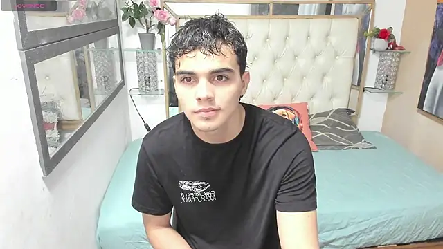 Snapshot of heiker_ chatting on 09-15-25, 10:37 heiker online show from 09-15-25, 10:37