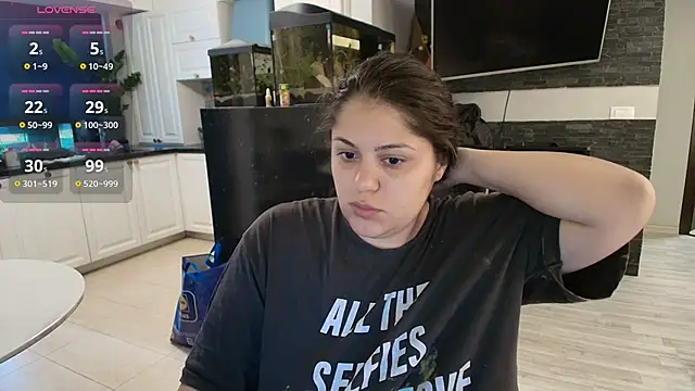 Layla- online show from 09-18-25, 09:12