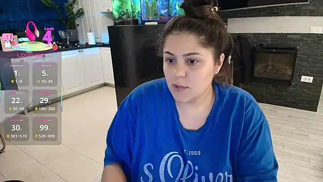 Layla- online show from 10-24-25, 01:43