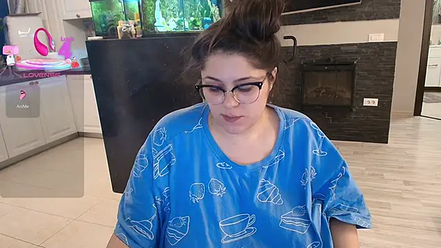 Layla- online show from 03-26-26, 12:03