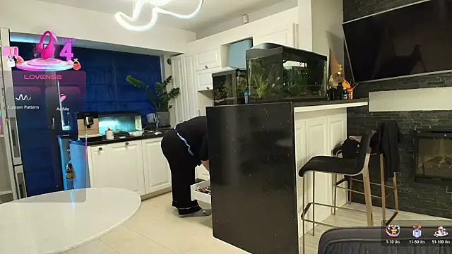 Layla- online show from 11-26-25, 10:15