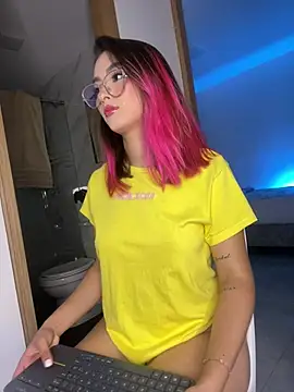 Snapshot of allison_wen chatting on 03-18-25, 12:30 allison wen online show from 03-18-25, 12:30