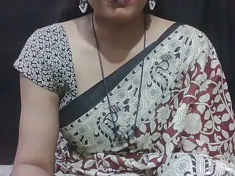 Snapshot of sugandha_bhabhi chatting on 03-11-26, 05:18 sugandha bhabhi online show from 03-11-26, 05:18