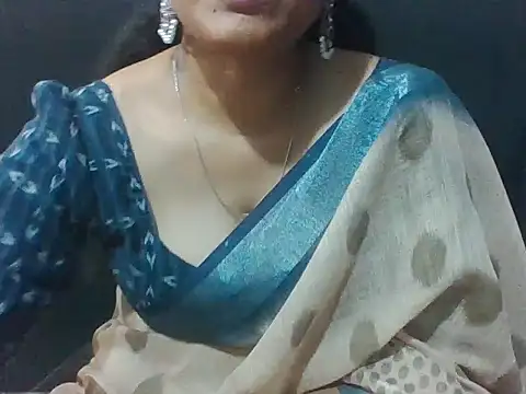 Snapshot of sugandha_bhabhi chatting on 06-15-26, 04:28 sugandha bhabhi online show from 06-15-26, 04:28