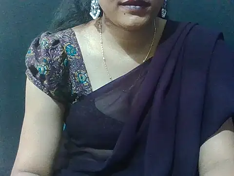 Snapshot of sugandha_bhabhi chatting on 06-11-26, 04:04 sugandha bhabhi online show from 06-11-26, 04:04