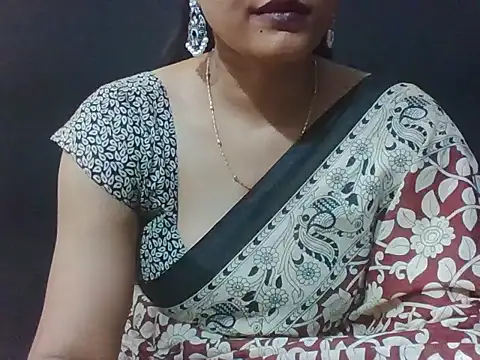 Snapshot of sugandha_bhabhi chatting on 06-08-26, 04:29 sugandha bhabhi online show from 06-08-26, 04:29