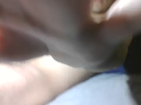 Snapshot of yeezy2819 chatting on 11-14-25, 06:06 yeezy2819 online show from 11-14-25, 06:06