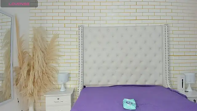 Emilly wilson  online show from 01-08-26, 12:11