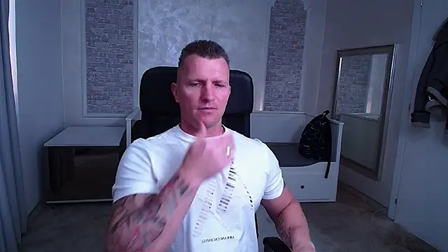 RomeoMalcolm online show from 03-21-25, 05:11