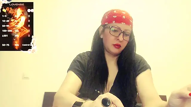 Alina eve online show from 10-16-25, 07:49