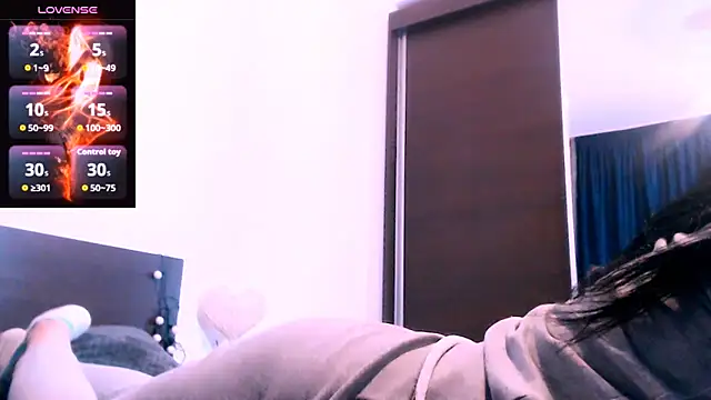 Alina eve online show from 12-13-25, 08:04