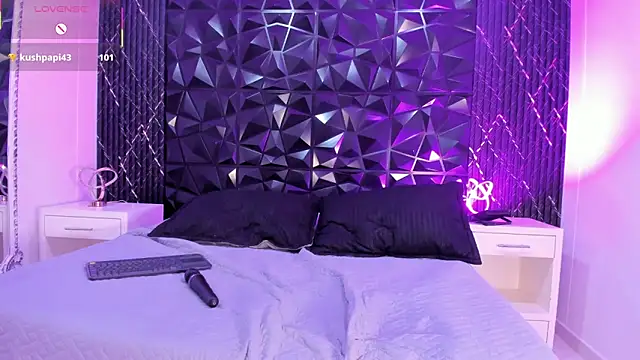 HileySweet online show from 03-13-25, 06:45