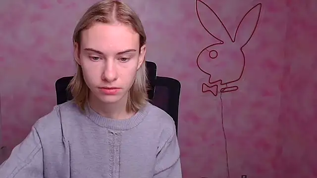 Fiona Night online show from 10-25-25, 05:28