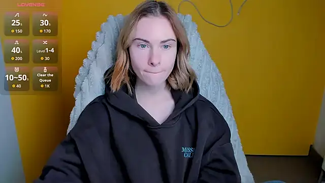 Snapshot of Fiona_Night chatting on 02-11-26, 06:35 Fiona Night online show from 02-11-26, 06:35