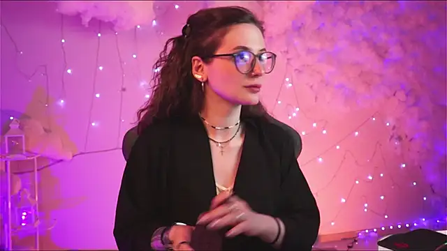 OliviaMcClean online show from 03-19-25, 04:24