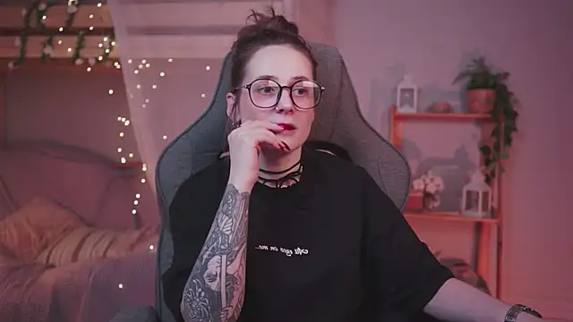 OliviaMcClean online show from 01-13-26, 07:40