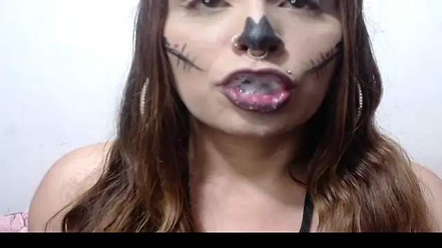 nicollewayne10 online show from 11-01-25, 01:12