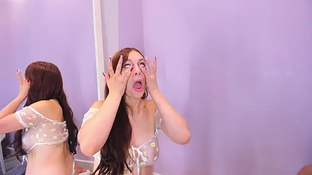 Adharamonroe online show from 10-22-25, 10:47