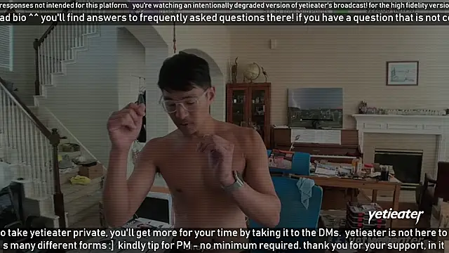 Snapshot of yetieater chatting on 03-11-25, 06:52 yetieater online show from 03-11-25, 06:52