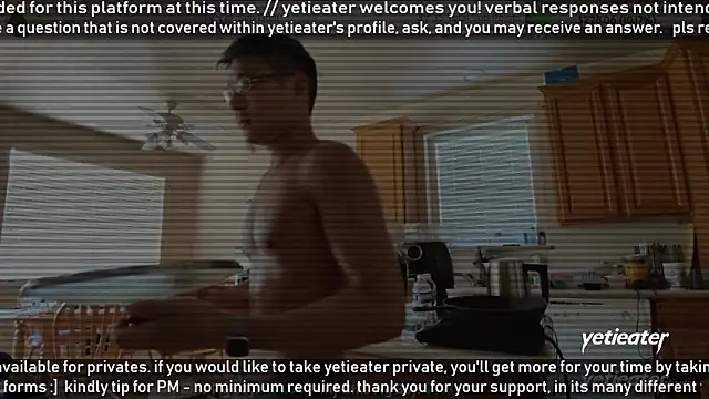 Snapshot of yetieater chatting on 07-06-26, 03:58 yetieater online show from 07-06-26, 03:58