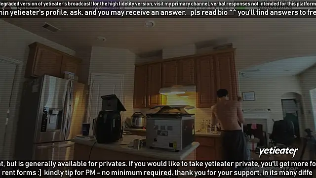 Snapshot of yetieater chatting on 02-09-25, 03:34 yetieater online show from 02-09-25, 03:34