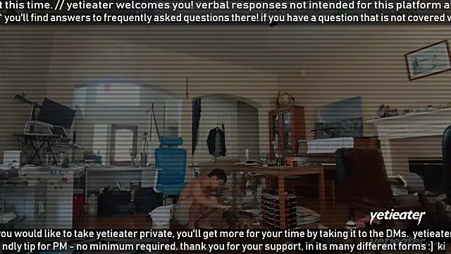 Snapshot of yetieater chatting on 06-24-26, 04:16 yetieater online show from 06-24-26, 04:16