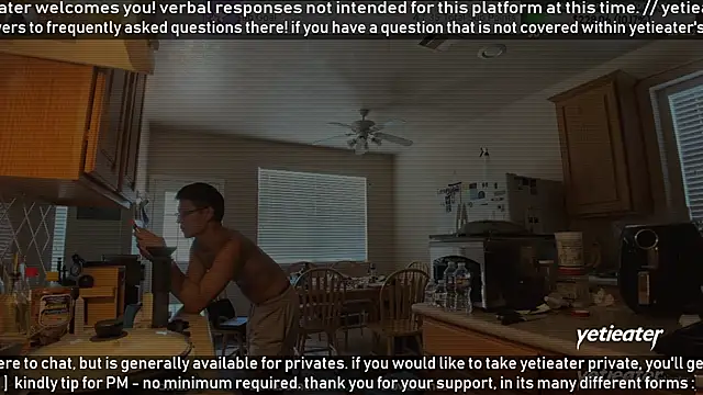 Snapshot of yetieater chatting on 06-13-26, 04:05 yetieater online show from 06-13-26, 04:05
