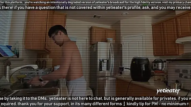 Snapshot of yetieater chatting on 03-19-25, 03:29 yetieater online show from 03-19-25, 03:29