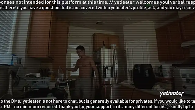 Snapshot of yetieater chatting on 06-17-26, 01:54 yetieater online show from 06-17-26, 01:54