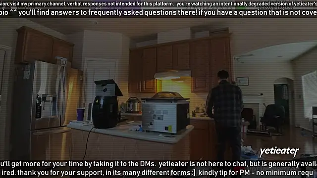 Snapshot of yetieater chatting on 01-14-25, 07:21 yetieater online show from 01-14-25, 07:21