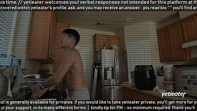 Snapshot of yetieater chatting on 07-04-26, 05:06 yetieater online show from 07-04-26, 05:06