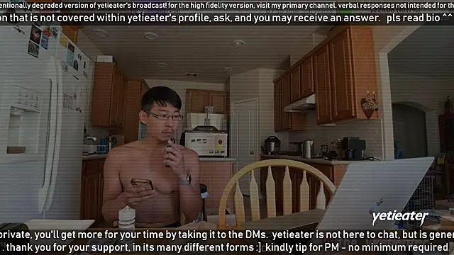 Snapshot of yetieater chatting on 03-11-25, 03:34 yetieater online show from 03-11-25, 03:34